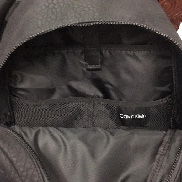 Calvin Klein - NWT Backpack Black & Grey - Picture 7 of 8